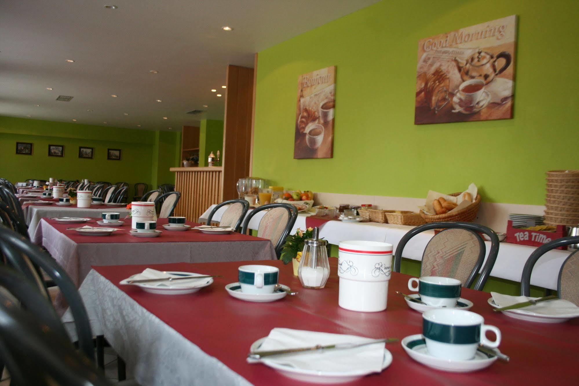 Hotel Restaurant Braas Еш-сюр-Сур Екстер'єр фото